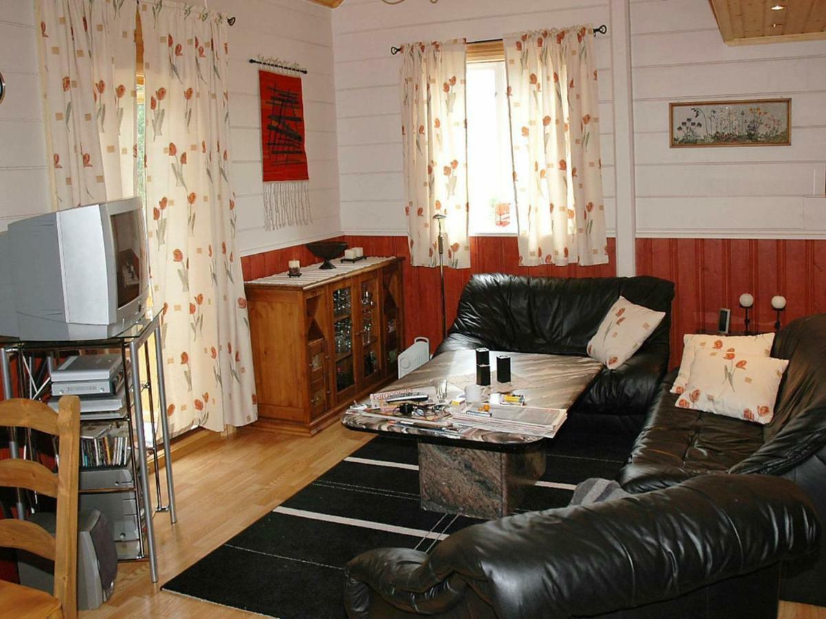 Three-Bedroom Holiday home in Isfjorden Torvik Buitenkant foto